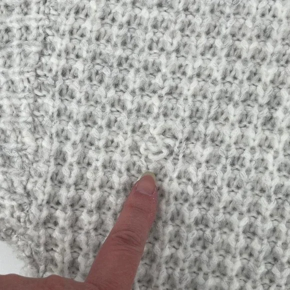 American Eagle Gray Oversized Waffle Knit V-Neck Sweater M | NWT Minor Flaw - Picture 5 of 5